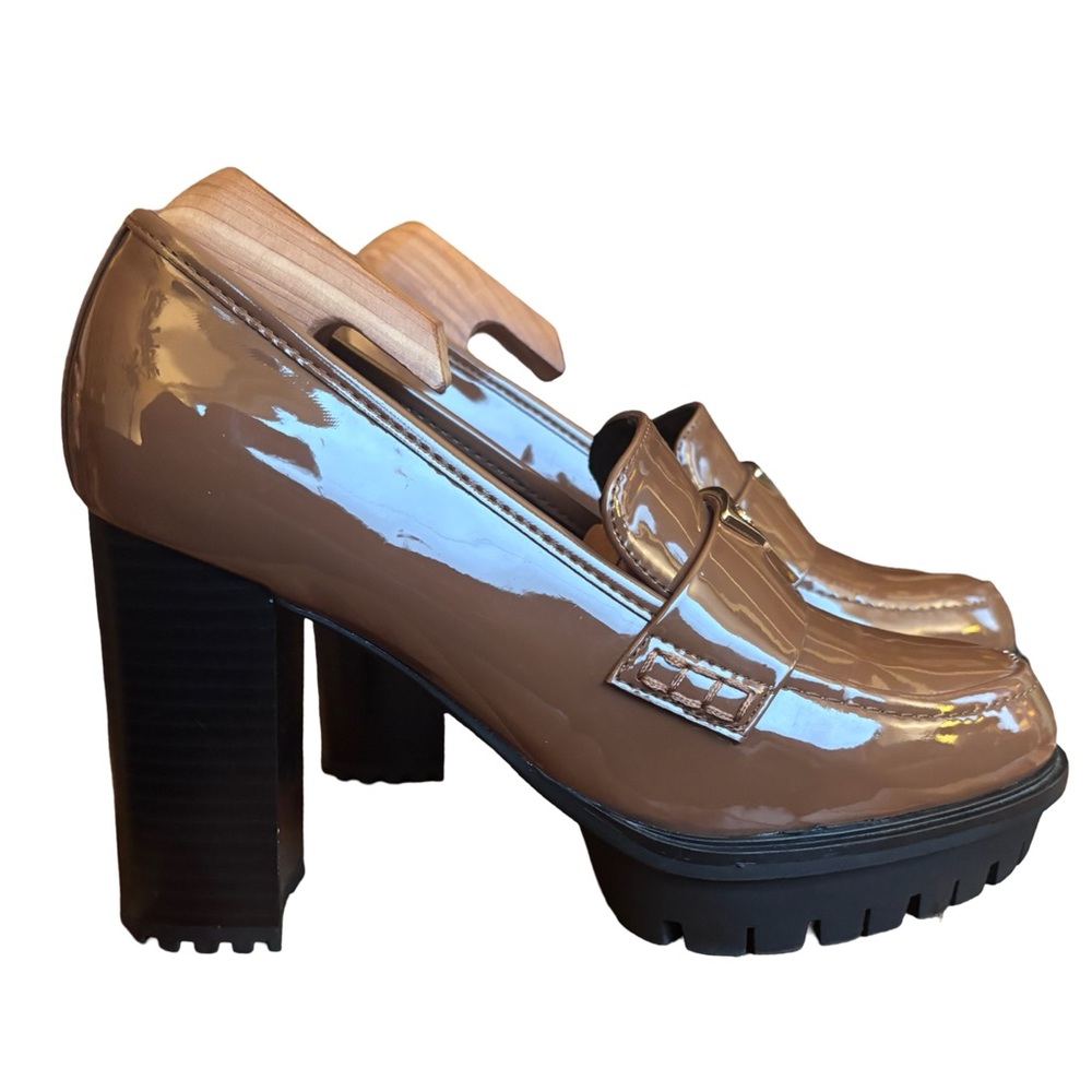 🐌Guess Patent Lug Sole High Heel Loafers in Caramel, Size 8.5 - Picture 9 of 9